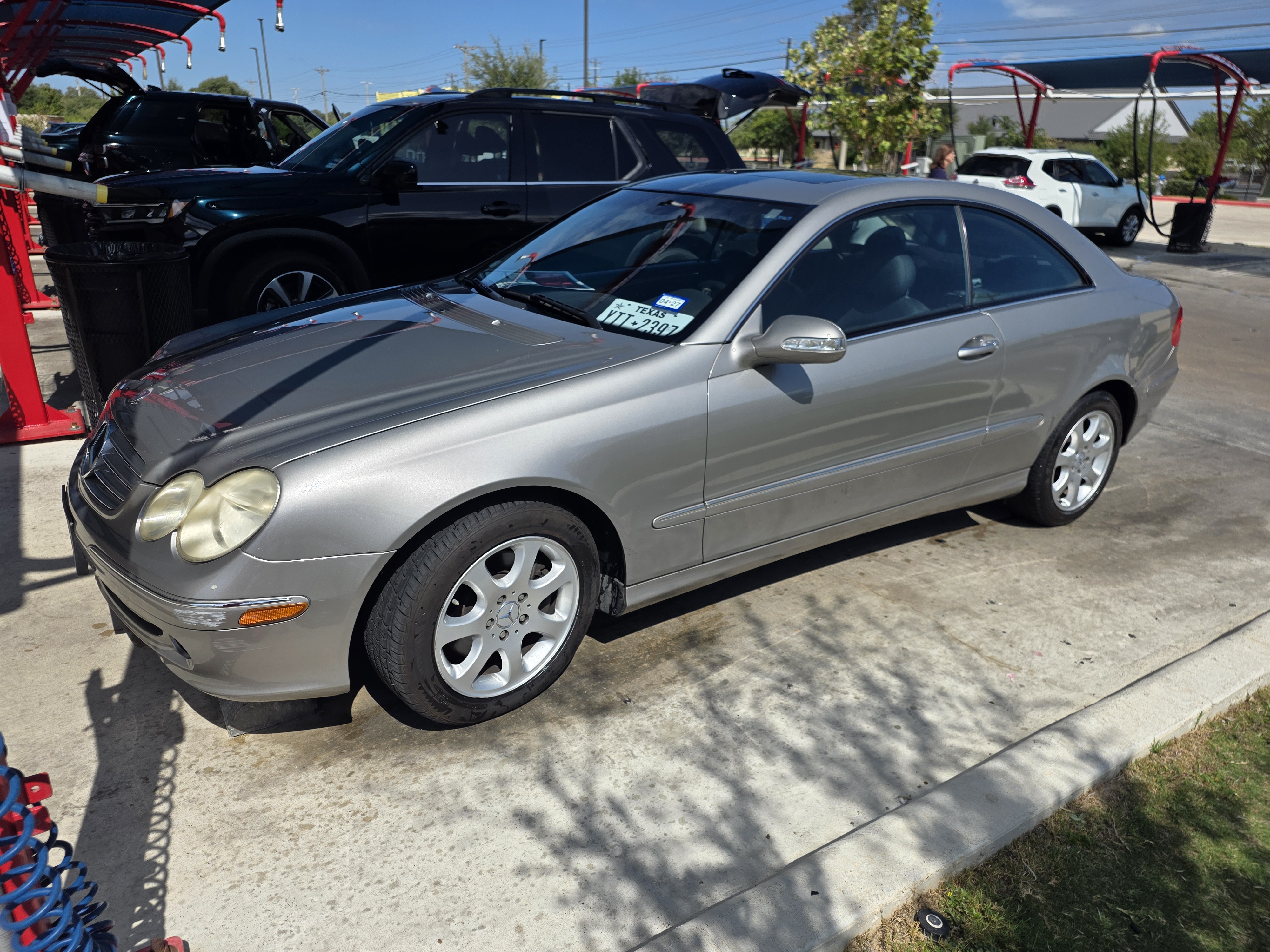 Used 2004 Mercedes-Benz CLK 320 Coupe image 4