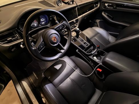 Used 2023 Porsche Macan S AWD/4WD image 5