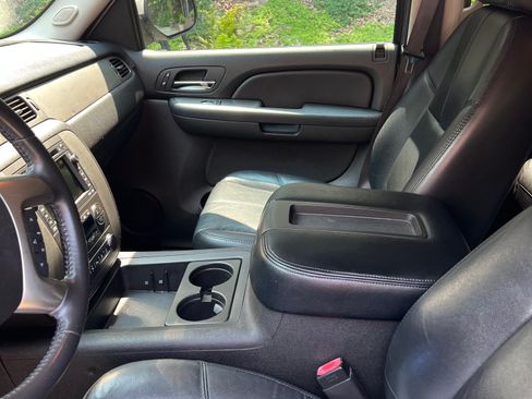 Used 2007 Chevrolet Tahoe LT w/ LT Preferred Equipment Group AWD/4WD image 12