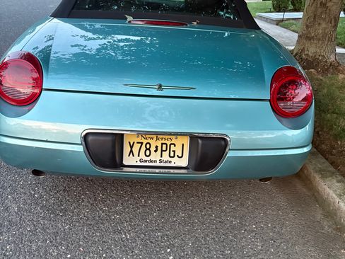 Used 2002 Ford Thunderbird RWD image 9