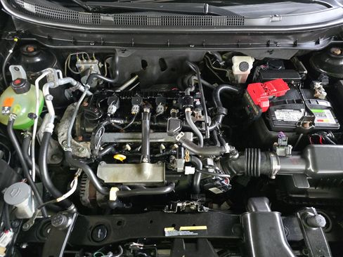 Used 2021 Nissan Kicks S image 15