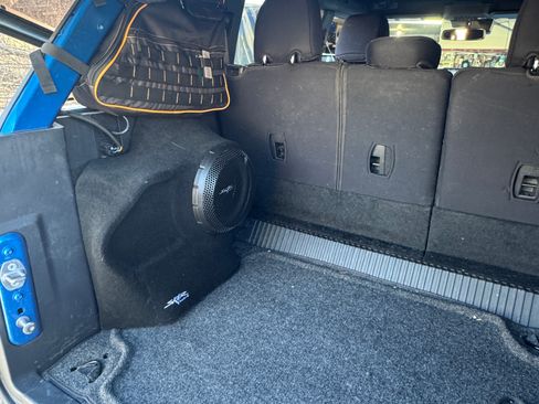 Used 2023 Ford Bronco Badlands image 15