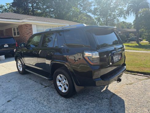 Used 2015 Toyota 4Runner SR5 image 9