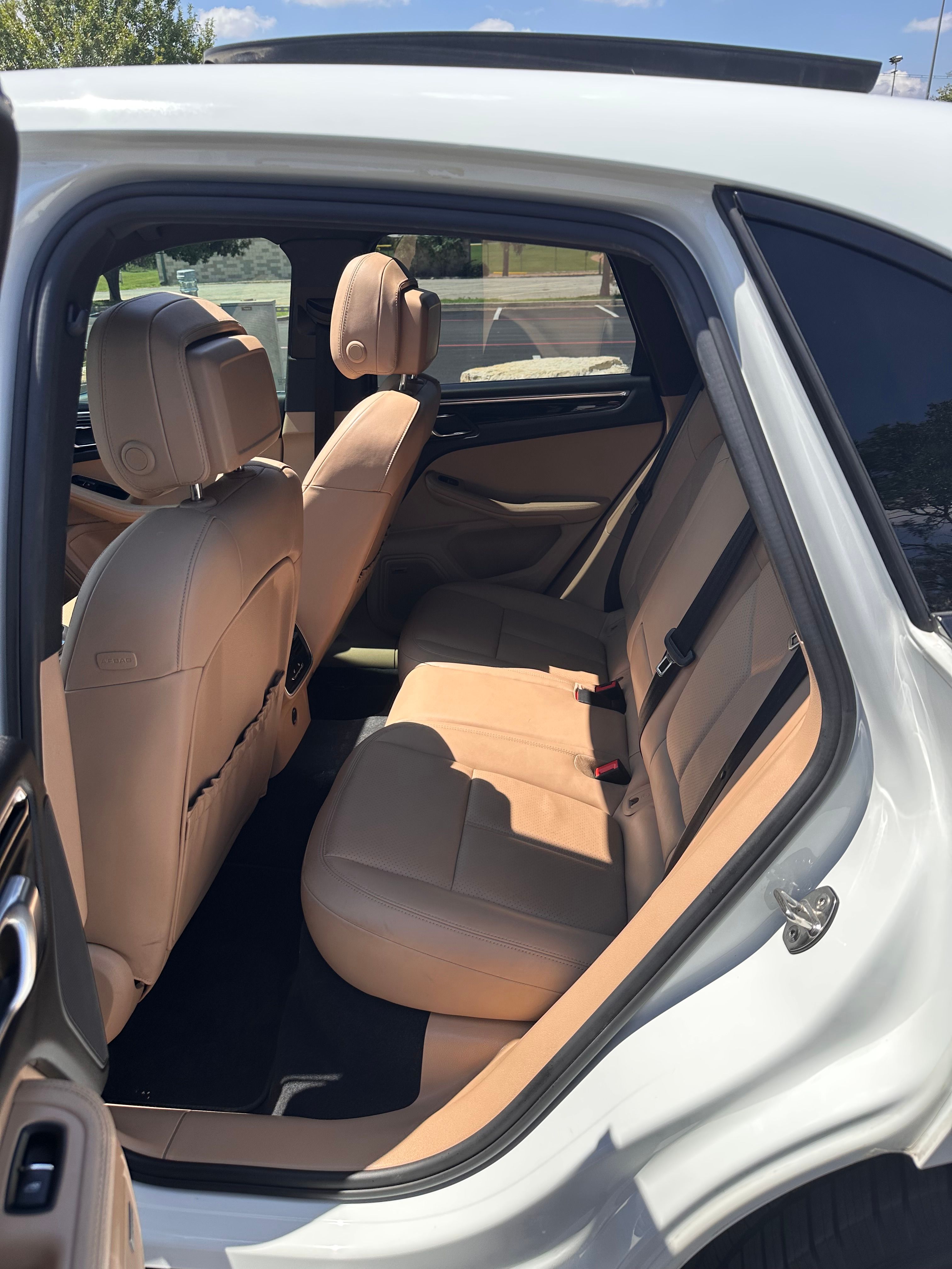 Used 2019 Porsche Macan AWD/4WD image 11