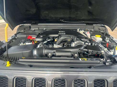 Used 2020 Jeep Wrangler Unlimited Rubicon AWD/4WD image 8