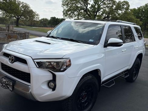 Used 2018 Toyota 4Runner TRD Off-Road Premium image 2