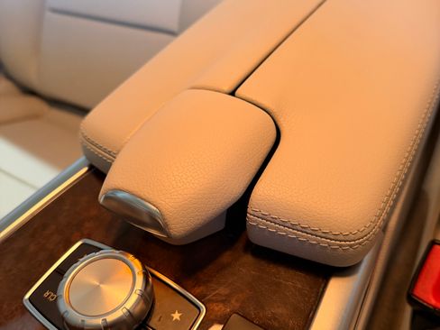 Used 2015 Mercedes-Benz E 350 E 350 4MATIC Sedan 4D image 8