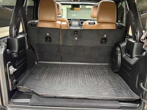 Used 2020 Jeep Wrangler Unlimited Sahara AWD/4WD image 24