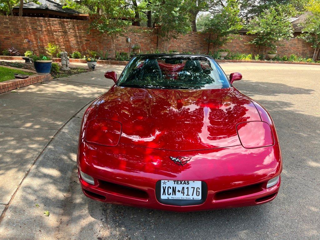 Used 2004 Chevrolet Corvette Convertible w/ Preferred Equipment Group RWD image 2