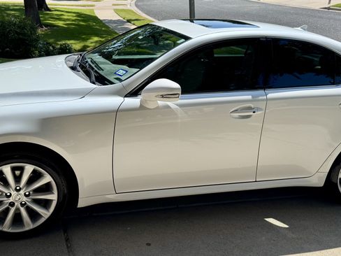 Used 2009 Lexus IS 250 AWD w/ Premium Pkg image 2