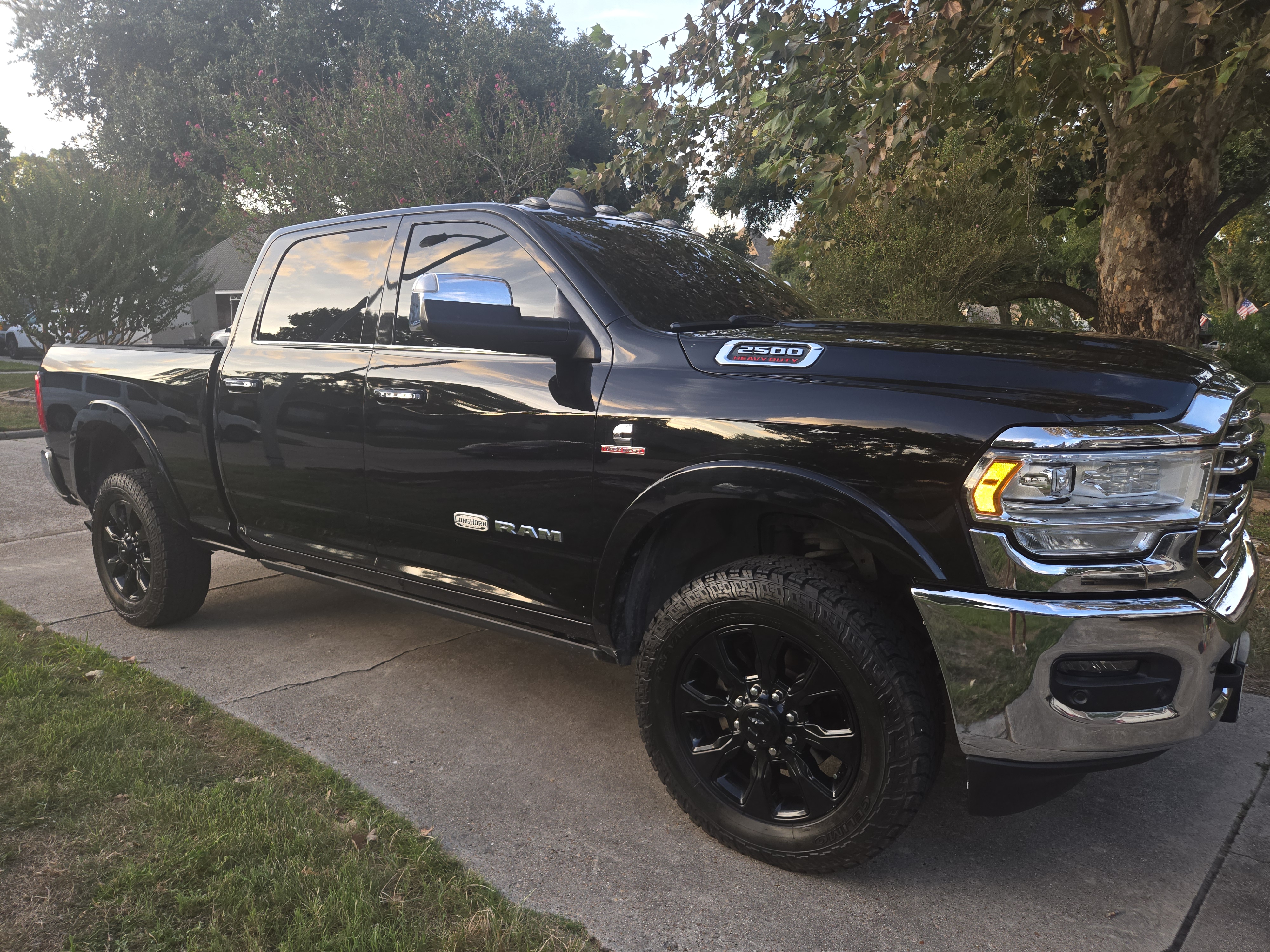 Used 2019 RAM 2500 Limited AWD/4WD image 1