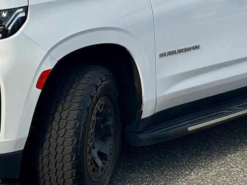 Used 2021 Chevrolet Suburban LT image 5