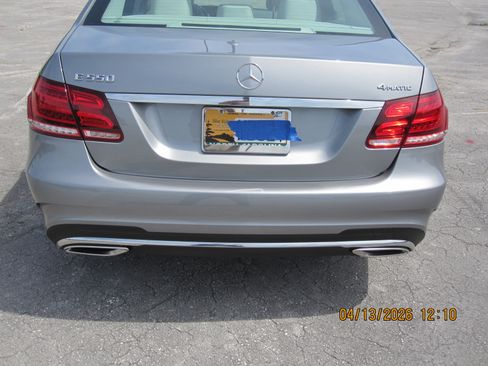 Used 2014 Mercedes-Benz E 550 4MATIC Sedan image 5