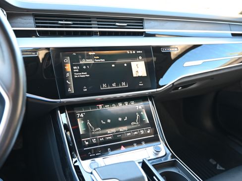 Used 2021 Audi A8 L 4.0T image 16