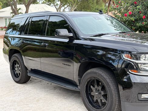 Used 2019 Chevrolet Tahoe LT AWD/4WD image 6