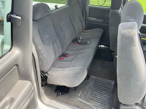 Used 2004 Chevrolet Silverado 1500 4x4 Extended Cab w/ Light Duty Power Package image 9