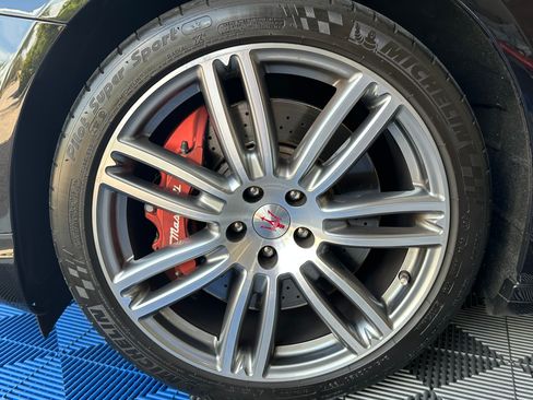 Used 2016 Maserati Quattroporte GTS RWD image 10