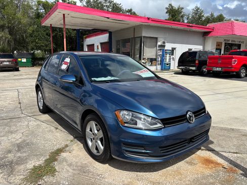 Used 2017 Volkswagen Golf Wolfsburg Edition image 2