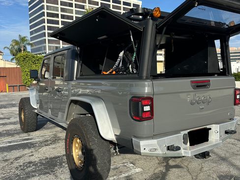 Used 2020 Jeep Gladiator Overland w/ Popular Equipment Package image 23