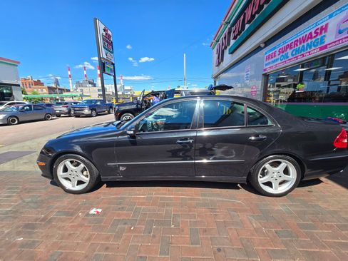 Used 2006 Mercedes-Benz E 350 Sedan image 19