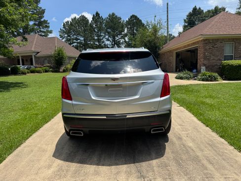 Used 2018 Cadillac XT5 Premium Luxury FWD image 5