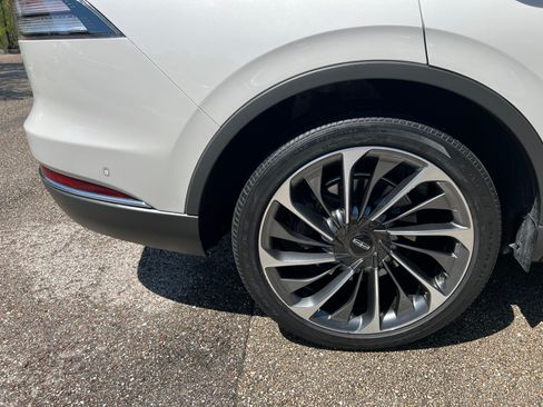 Used 2021 Lincoln Aviator Reserve w/ Equipment Group 201A AWD/4WD image 16