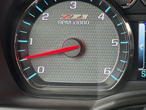 Used 2019 Chevrolet Suburban LT w/ Luxury Package image 13