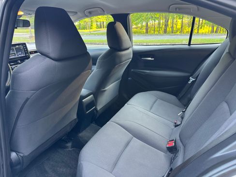 Used 2020 Toyota Corolla LE image 10