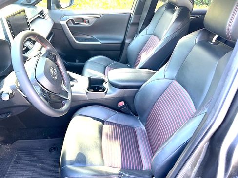 Used 2022 Toyota RAV4 XSE w/ Weather Package image 10