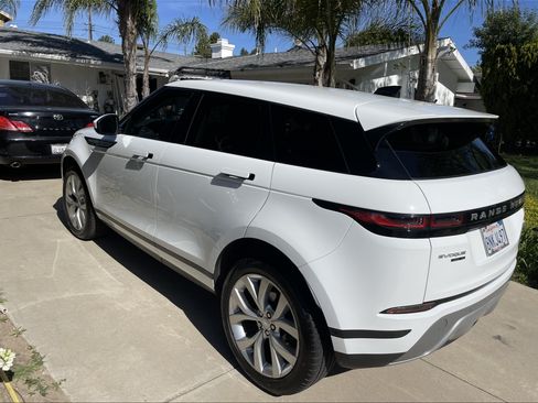 Used 2020 Land Rover Range Rover Evoque SE image 4