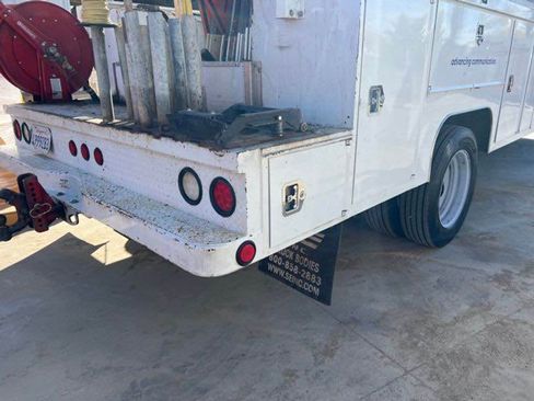 Used 2019 Ford F550 XL Cab & Chassis 4D image 5