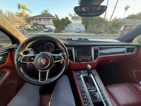 Used 2015 Porsche Macan Turbo image 20