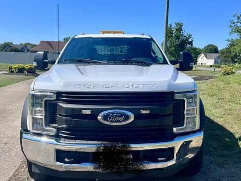 Used 2019 Ford F550 2WD Crew Cab Super Duty image 1