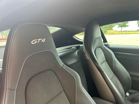 Used 2022 Porsche 718 Cayman GT4 image 4
