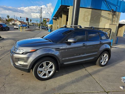 Used 2015 Land Rover Range Rover Evoque Pure Plus image 2