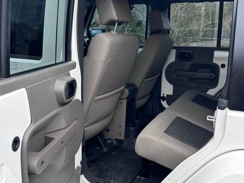 Used 2010 Jeep Wrangler Unlimited Sahara w/ Mopar Chrome Edition Group image 8