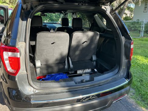 Used 2018 Ford Explorer Limited w/ Equipment Group 301A AWD/4WD image 6