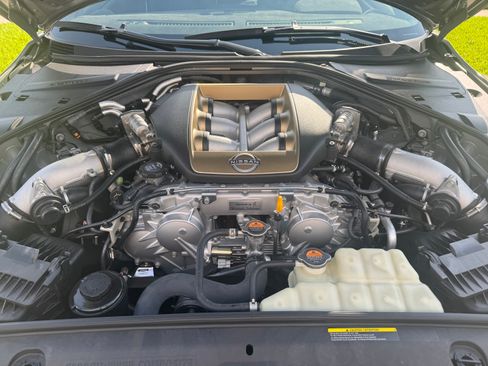 Used 2024 Nissan GT-R w/ Floor Mat Package AWD/4WD image 4