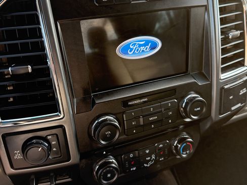 Used 2017 Ford F350 XLT w/ XLT Premium Package image 25