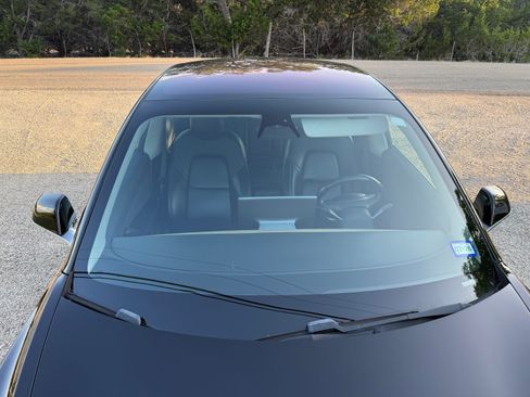 Used 2018 Tesla Model 3 Mid Range RWD image 9
