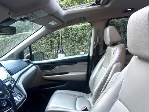 Used 2019 Honda Odyssey EX-L image 16