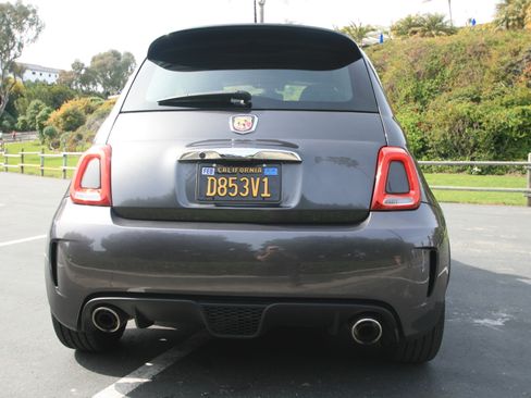 Used 2019 FIAT 500 Abarth w/ Popular Equipment Package FWD image 5