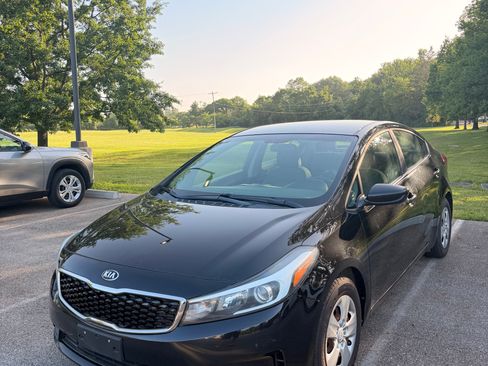 Used 2017 Kia Forte LX FWD image 2