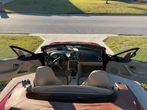 Used 2003 MAZDA MX-5 Miata image 17