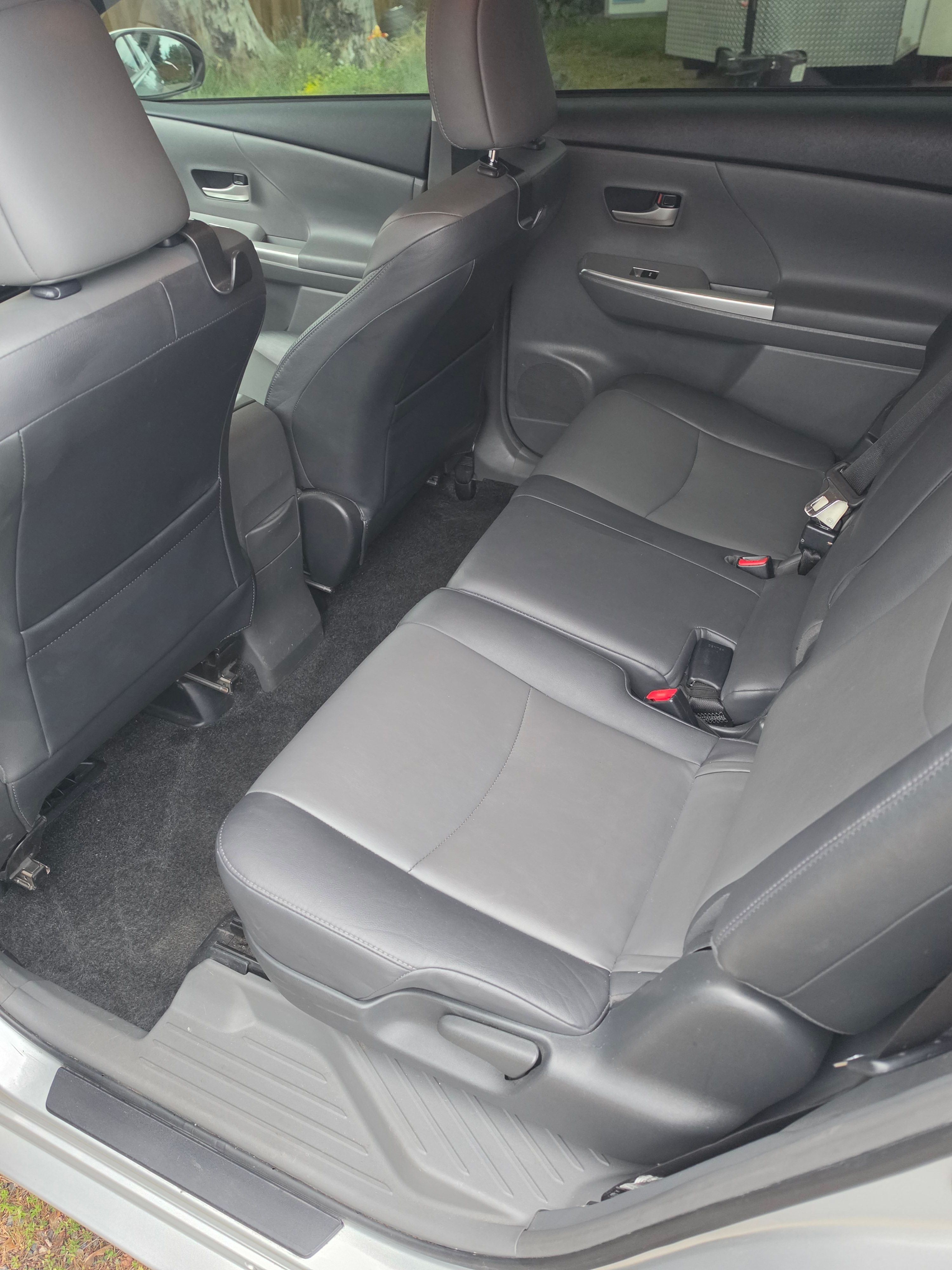 Used 2012 Toyota Prius V Five FWD image 12