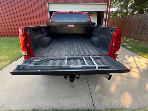 Used 2012 GMC Sierra 2500 SLE w/ Suspension Package, Off-Road AWD/4WD image 2