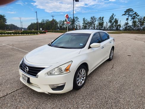 Used 2014 Nissan Altima 2.5 S image 1