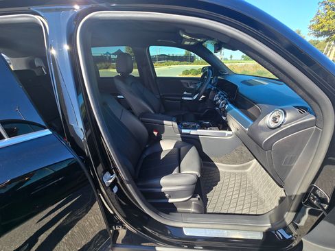 Used 2024 Mercedes-Benz GLB 250 250 4MATIC Sport Utility 4D image 11