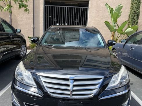 Used 2012 Hyundai Genesis 3.8 image 10