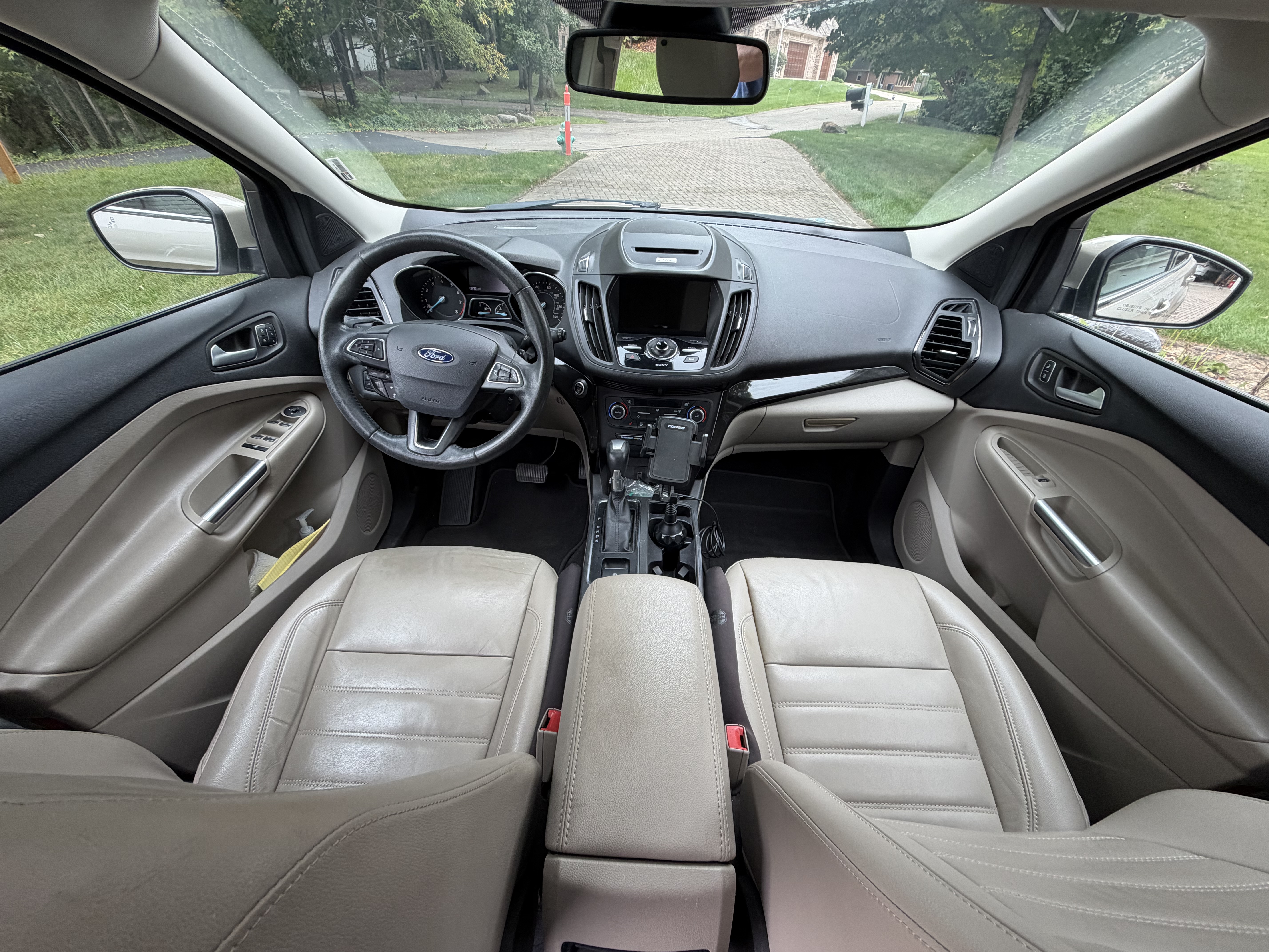 Used 2018 Ford Escape Titanium w/ Ford Safe & Smart Package AWD/4WD image 6